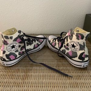 Leopard Converse Women’s sz 7